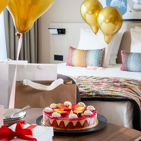 Aparthotel Yuna Montmartre - 4*